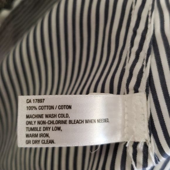 NWOT 💟 Gap Striped Shirt Blouse Top - Picture 9 of 9